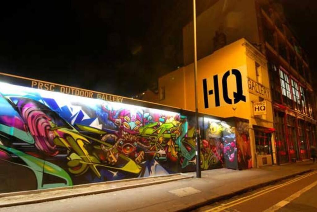 Trendy, Urban Open Plan Apartment Bristol Exterior foto
